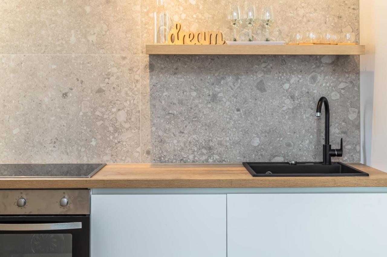 Vogue Apartments Омиш Экстерьер фото